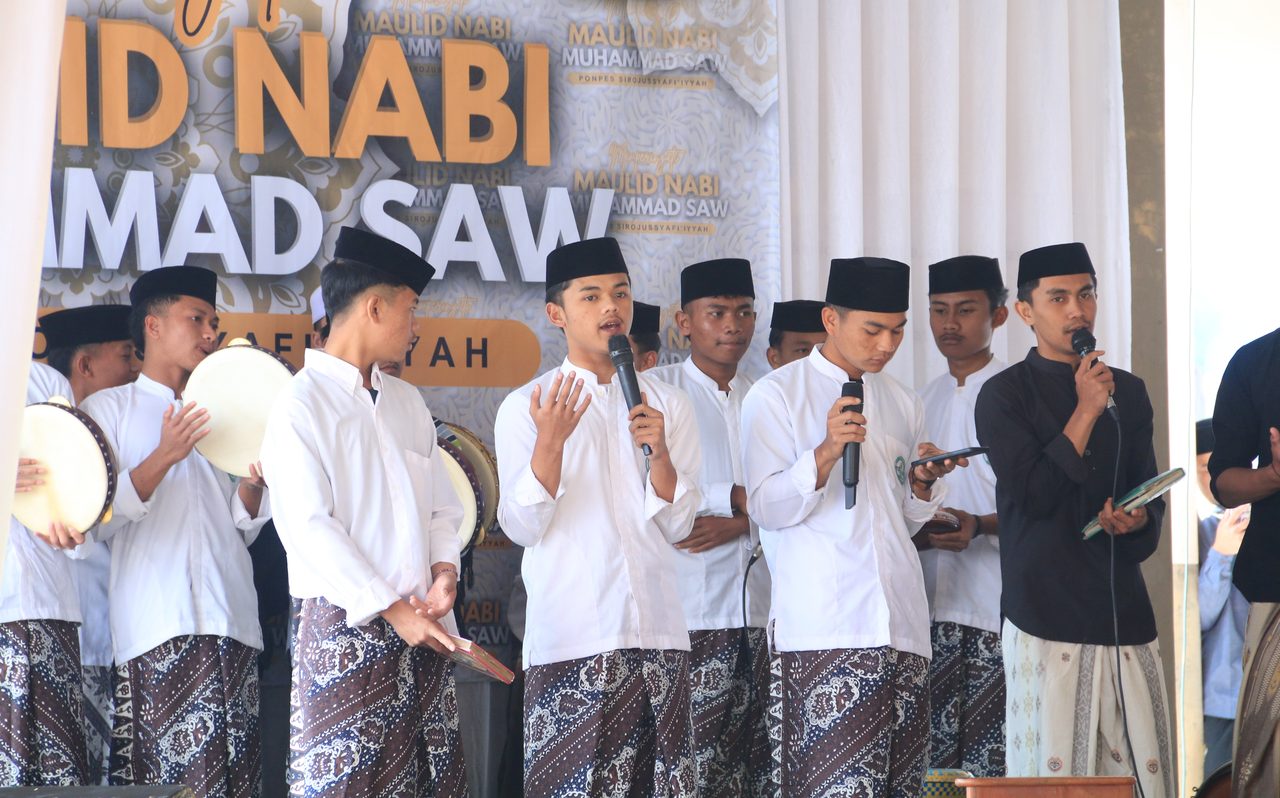 Peringatan hari besar Islam dan kebersamaan santri pesantren Sirojussyafi'iyyah